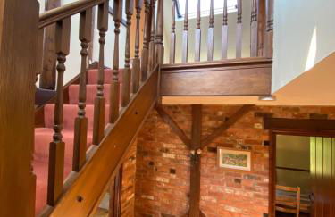 Stunning Rustic Home, New Forest National Park - Photo 36