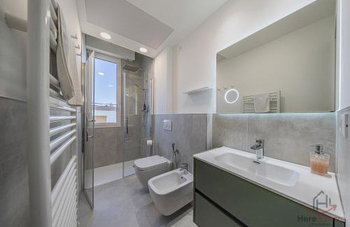 Beaches 1 min away - Free WiFi - Smart TV - AC - Foto 29