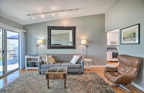 Lakefront Family Retreat with Grill Steps to Beach! - Foto 4