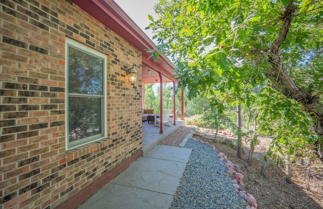 4 BR Country Home in Suburbs W/trails & Parks - Foto 43