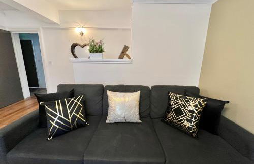 Large Family-Friendly 2BD Glastonbury Retreat, Sleeps 5 - Foto 2