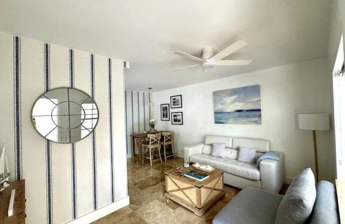 BRAND NEW! Lovely 1 Bedroom with Pool by the Beach - Foto 2