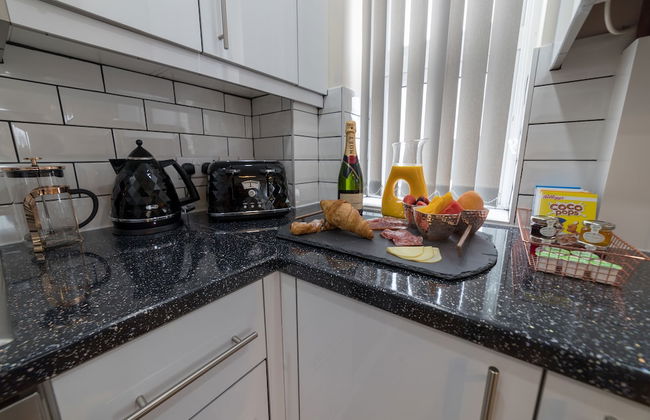 London Heathrow Serviced Apartments - Photo 30