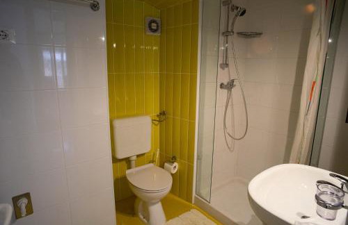 Olive Tree Apartments - Photo 30