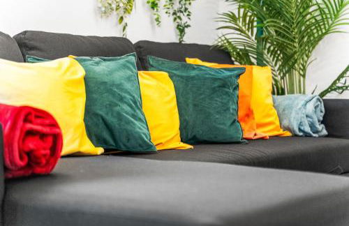 2 Cosy Bedroom Sleeps 6 02 Arena Perfect for Contractors Families and Groups - Photo 51