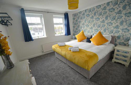 Huntsfield House- Stunning Modern 4 Bedroom House Suitable for Work and Leisure Stays - Foto 9