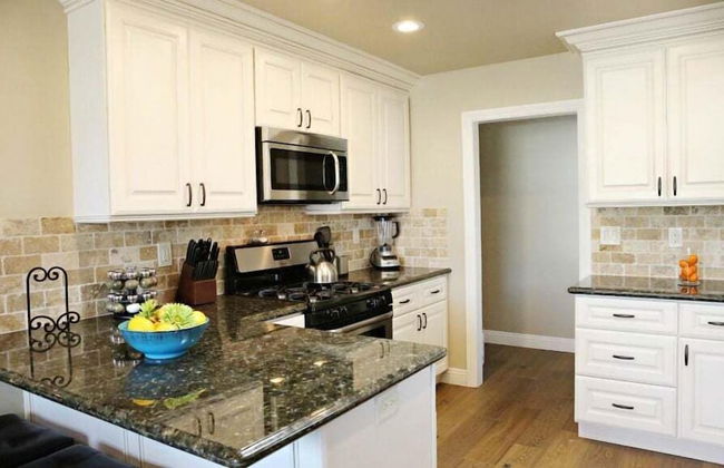 Swanky 5 bedroom 4.5 bath home (3 Master Suites) - Foto 1