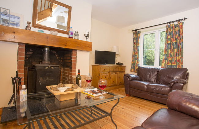 3 bedroom House in Wicklow with garden - Photo 2