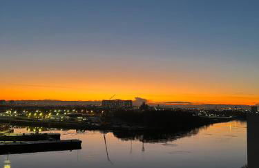 Executive Riverside Stay With Workspace & Fast WiFi - Foto 27