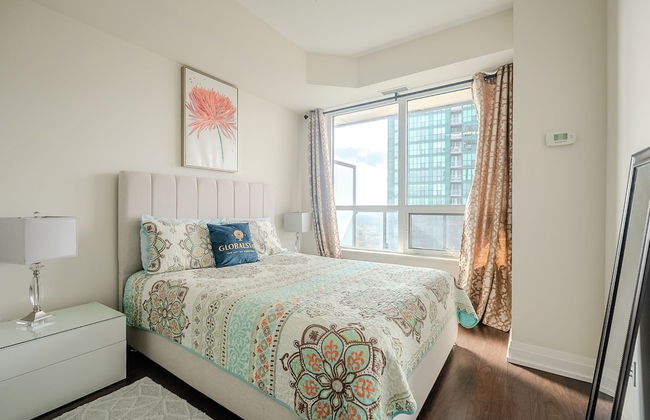 Modern Apartments in North York - Photo 12