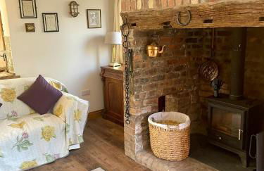 The Old Smithy, beautifully restored cottage in Carreghofa, near Llanymynech - Photo 9