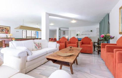 Lilia Barajas - Photo 26