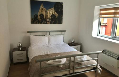 Flats near football clubs - Photo 3