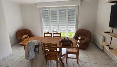 La Chaume Centre village Magny-Cours 2 chambres 5 personnes ou 3 chambres 8 personnes - Foto 2