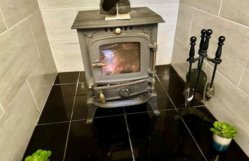 Cottage,Cinema Room,Log Burner - Photo 13