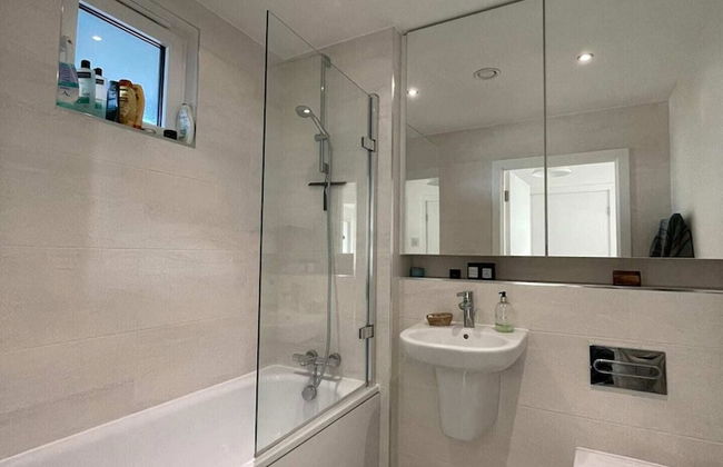 Bright 1BD Flat W/balcony - Heart of Brixton! - Foto 12