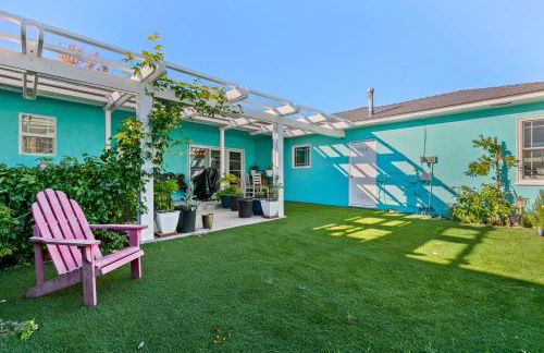 Luxury Pool Oasis- Near Stadium, Tennis and Golf - Photo 34