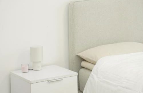 Yeganeh Stays Cologne - Foto 43