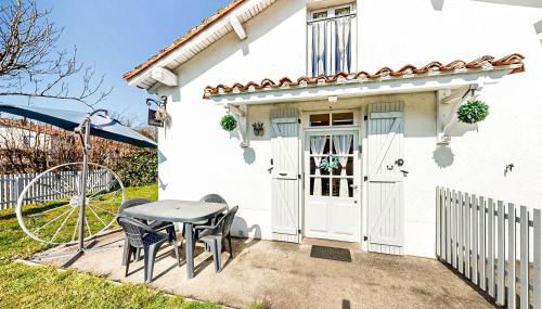 Lovely Home In Oradour-Fanais With Wifi - Foto 2