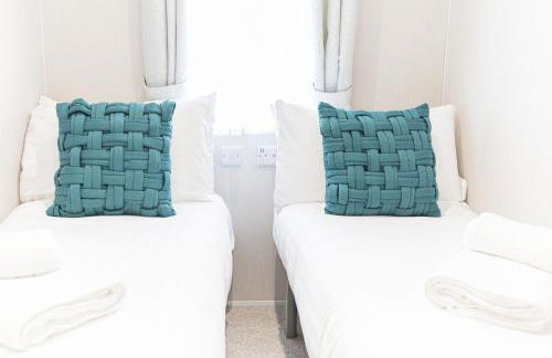 Tastefully decorated lodge on popular holiday park, easy access to Lakes and Dales and free parking - Foto 21