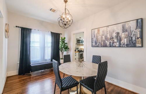 Lindale Charming Home Sleeps 4 Yard WiFi - Foto 14