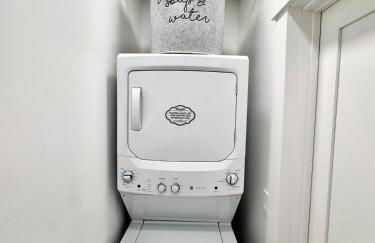 NEW PHX Pool Home With Deep End and Central Location - Foto 24