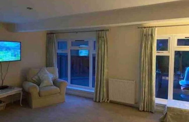 1 Bed House - Central, Free Parking, Wifi - Foto 8
