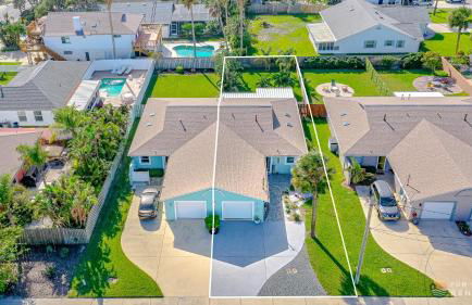 Dog Friendly Home wPrivate Fenced Yard, Garage & Fire Pit STEPS to the Beach! - Foto 31