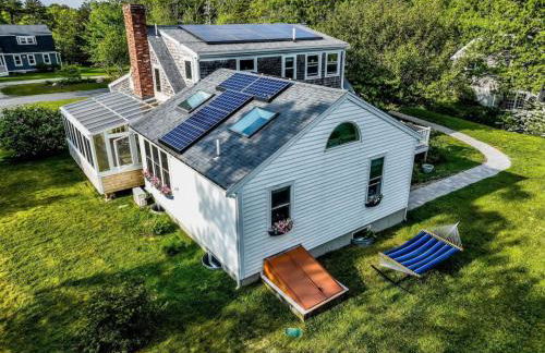 Bright and Cozy with Patio Grill and near the Beach and Golf - Photo 31