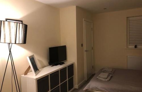 M60 Modern Studio Appartment with free parking - Foto 7