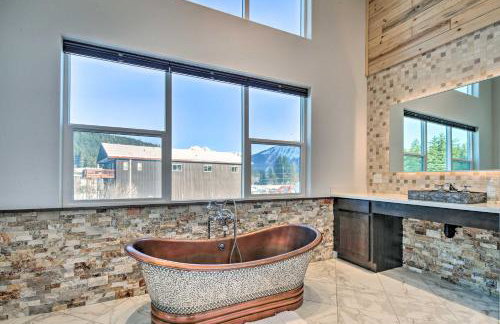 Mendenhall Valley Escape with Furnished Deck! - Foto 20