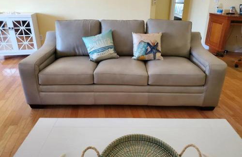 Stylish 2 bedroom home Steps from private beach - Foto 5