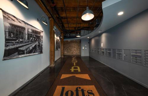 Luxéry Stay Chicago - Themed Units! Close to Downtown, McCormick Place & Wintrust Arena - Photo 24