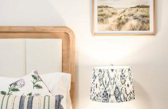 Spacious 5BR Getaway w Game Room & Modern Comfort - Photo 15