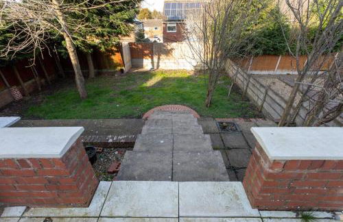 Newly Refurbed Home With Football Table Near M5 Junction 2 - Foto 2