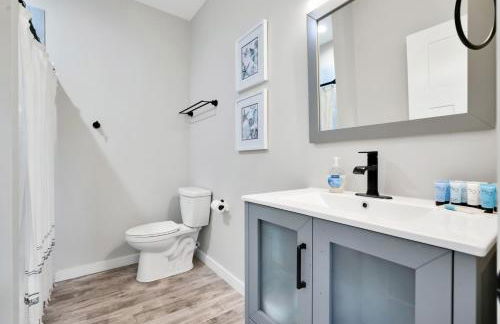 Walkable Topsail Retreat with Hot Tub and Views - Foto 50