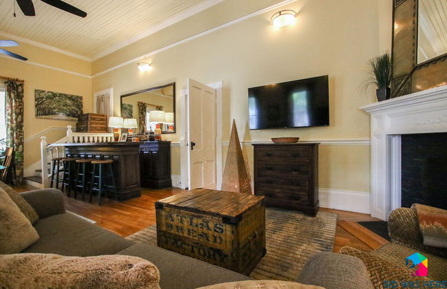 The Irish Bar near Bay Historic Savannah - Photo 32