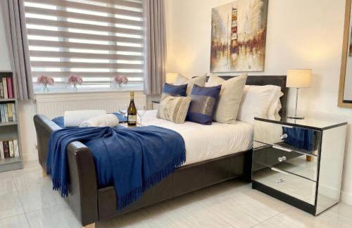 Walnut Luxurious 2-Bedroom with Ensuite - Parking, Netflix, WIFI - Close to Oxford, Bicester & Blenheim Palace - Photo 29