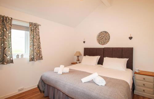 Beside the Sea - Photo 16