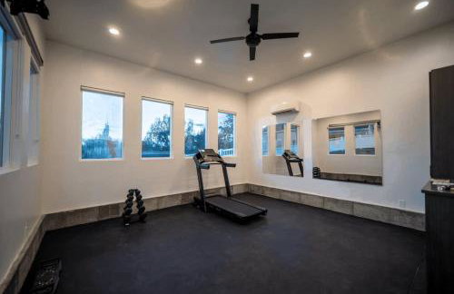 Luxe Family Retreat with Private Pickleball a Large Swim Spa indoor Movie Theatre 2 Outdoor Firepits a Home Gym and more - Foto 42