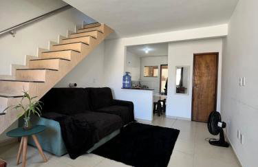 Duplex em Itaúna 4min da Praia que ocorre o WSL, 1min da pista de skate do LS, pracinha com parque infantil, quadra de futebol, tudo isso a 1 min da duplex, perto do comércio, wi-fi super rápido, monitoramento 24hrs - Foto 33