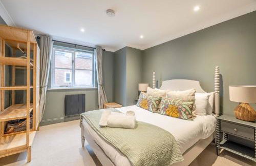 Stylish 2 Bed with Parking, 5 Min Walk to Windsor - Foto 7