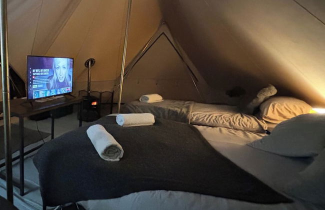 Cozy Hot Tent With Log Burner & Hot Tub Left Tent - Foto 1