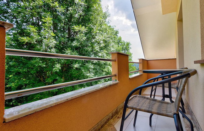 Charming Apartment in Bled Near Lake - Photo 13