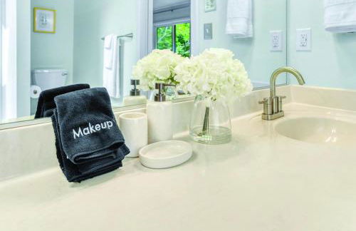 7 Bdrm, Pickleball, Bball, HotTub, FirePit, Golf! - Foto 47