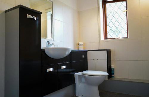 Big 6 bedroom house in Biddenham with 3 bathrooms - Foto 24