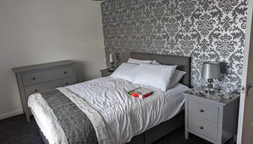 Lovely 2 Bedroom Terrace House - Foto 2