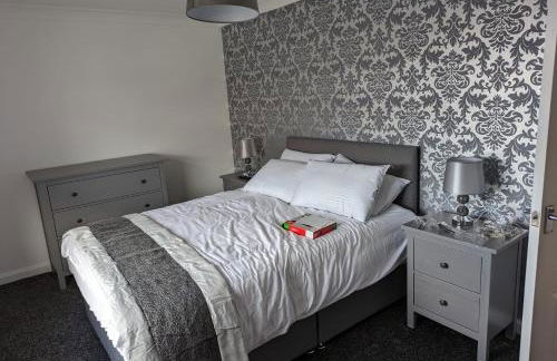 Lovely 2 Bedroom Terrace House - Foto 2