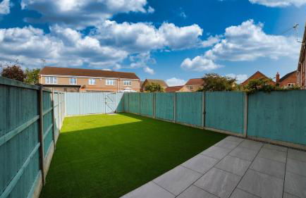 Spacious and Lovely 3-bed Home in Sleaford by Renzo, Driveway, Sleeps 6! - Foto 26