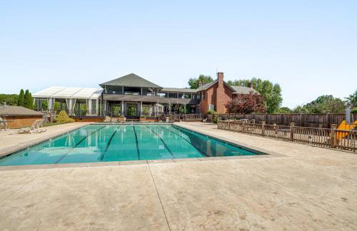 Sun-Filled Condo with Smith Mountain Lake Views - Foto 28